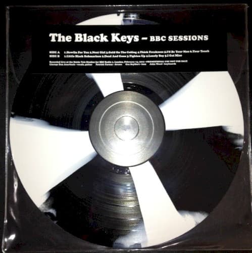 The Black Keys — Little Black Submarines